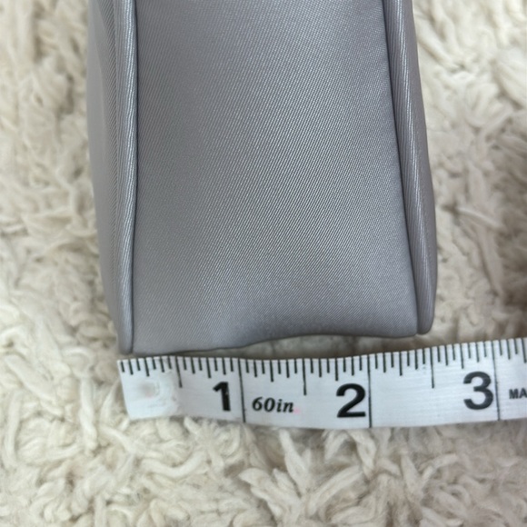 Prada Re-Edition 2000‎ Re-Nylon Mini Bag Cornflower Silver-tone - Picture 13 of 16